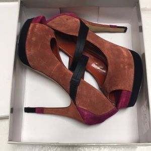 Jessica Simpson heels